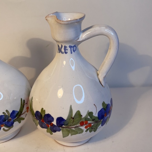 Vintage cruet set Hand-painted Italian pottery oil and vinegar cruets bottles - Picture 3 of 9